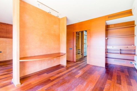 Продажа дома в Барселона, Испания 5 спален, №141004 - фото 12