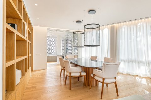 Lägenhet till salu i Barcelona, Spanien 5 sovrum, Nr. 141003 - foto 5