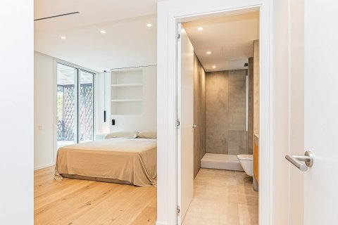 Lägenhet till salu i Barcelona, Spanien 5 sovrum, Nr. 141003 - foto 8