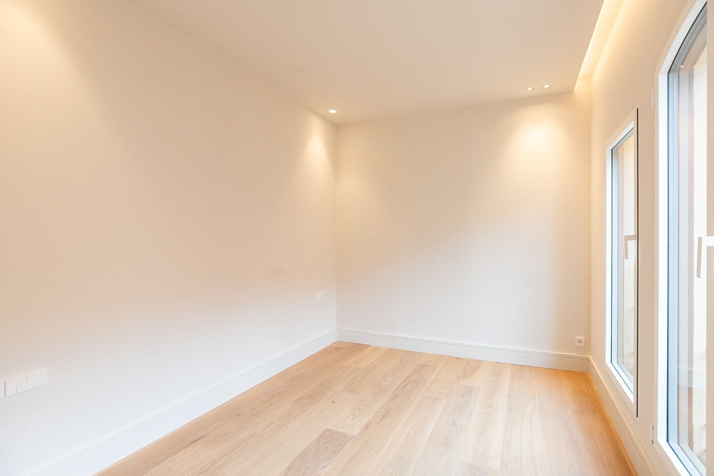 Apartamento en Barcelona, España 4 dormitorios,  No. 141005