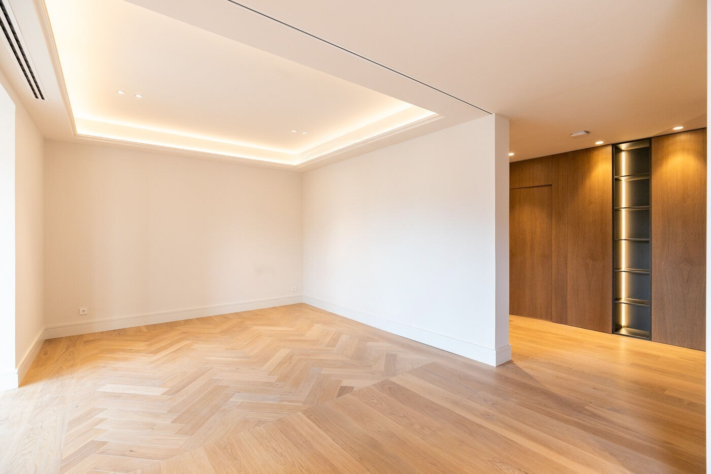 Apartamento en Barcelona, España 4 dormitorios,  No. 141005