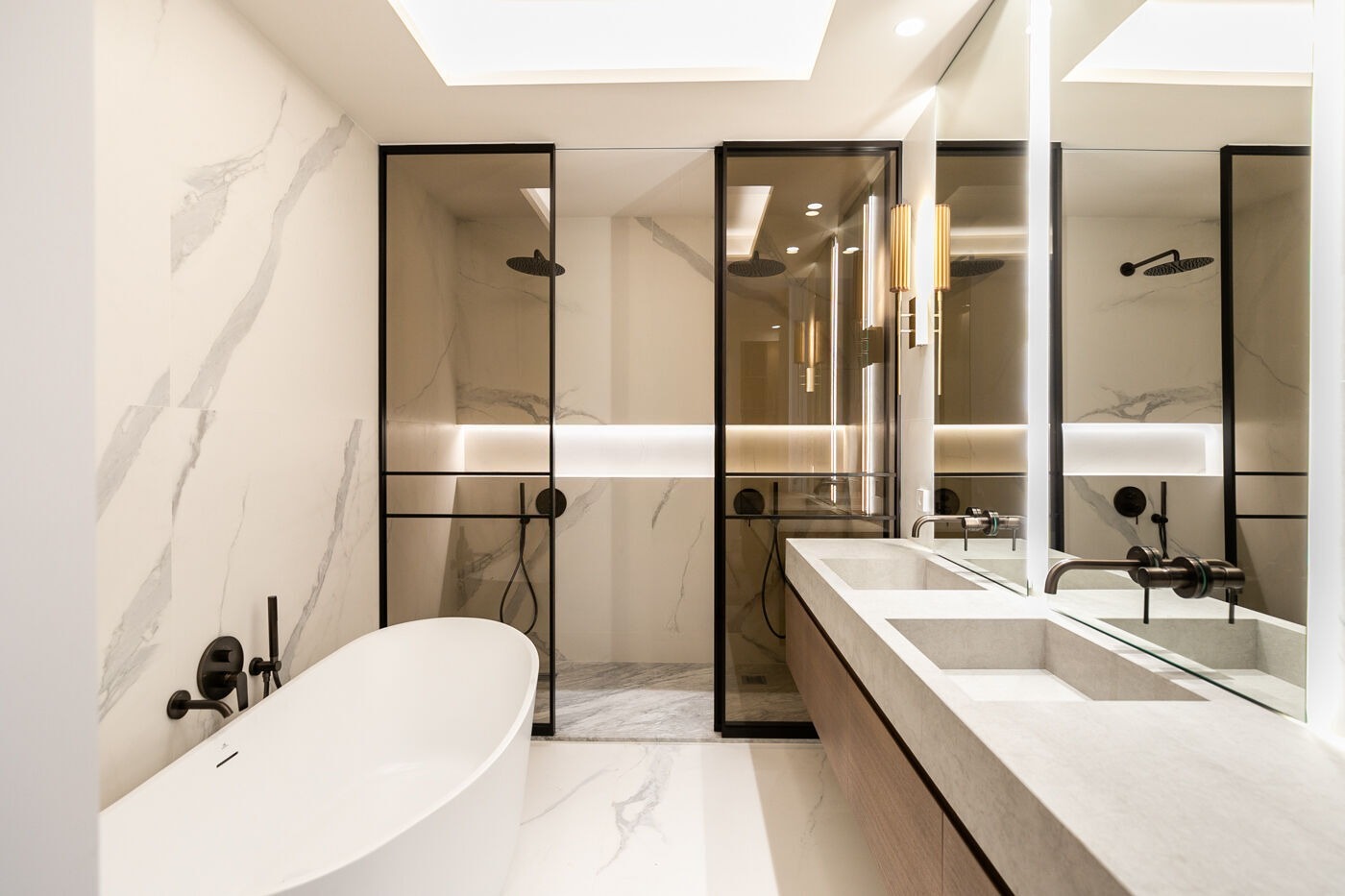 Apartamento en Barcelona, España 4 dormitorios,  No. 141005