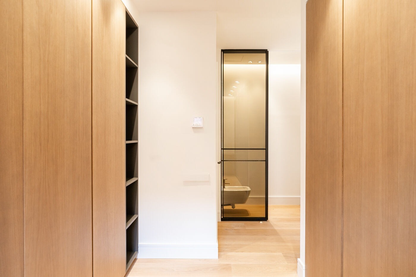 Apartamento en Barcelona, España 4 dormitorios,  No. 141005