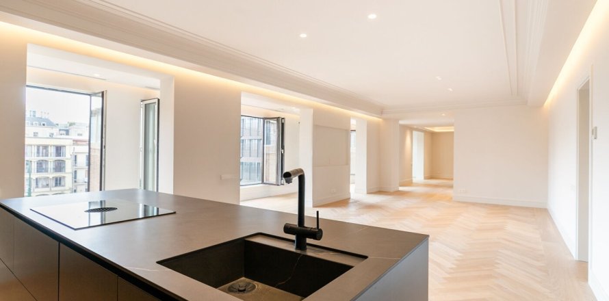 Lägenhet i Barcelona, Spanien 4 sovrum, Nr. 141005