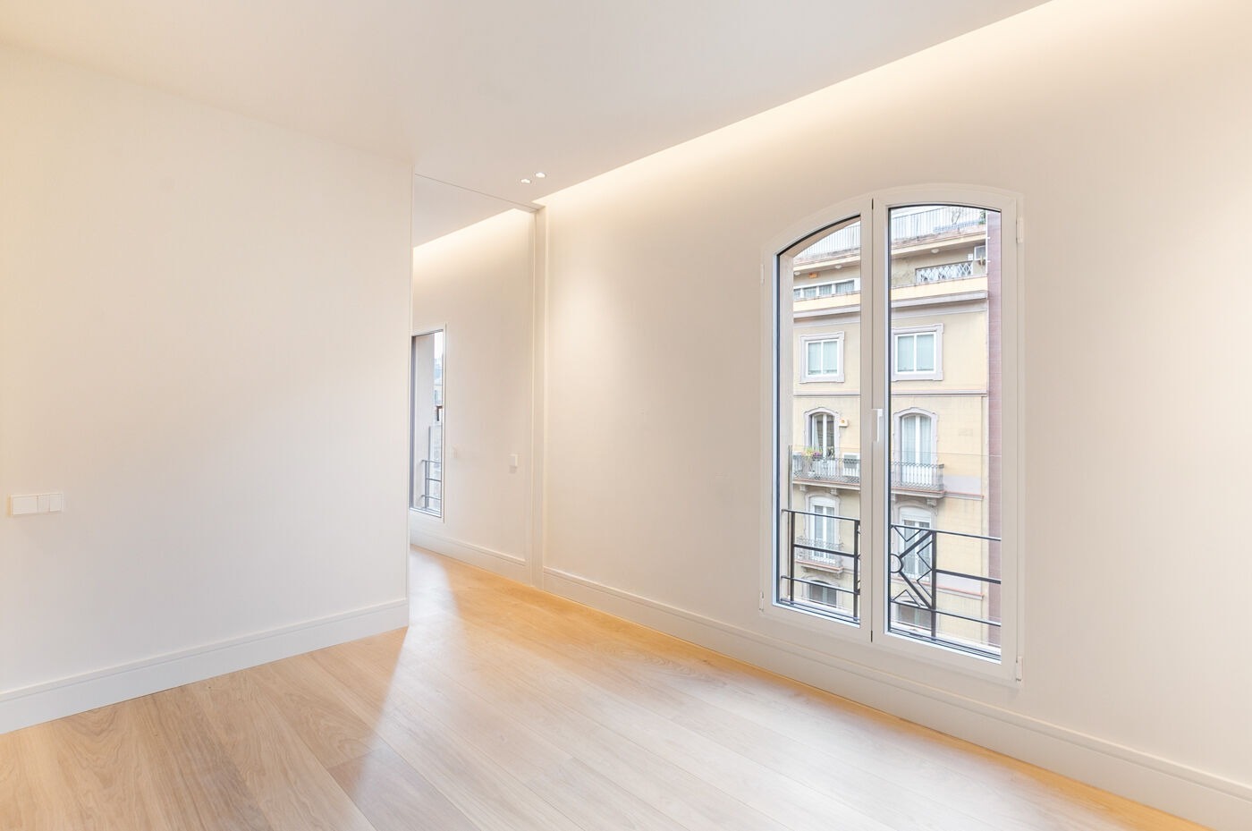 Apartamento en Barcelona, España 4 dormitorios,  No. 141005