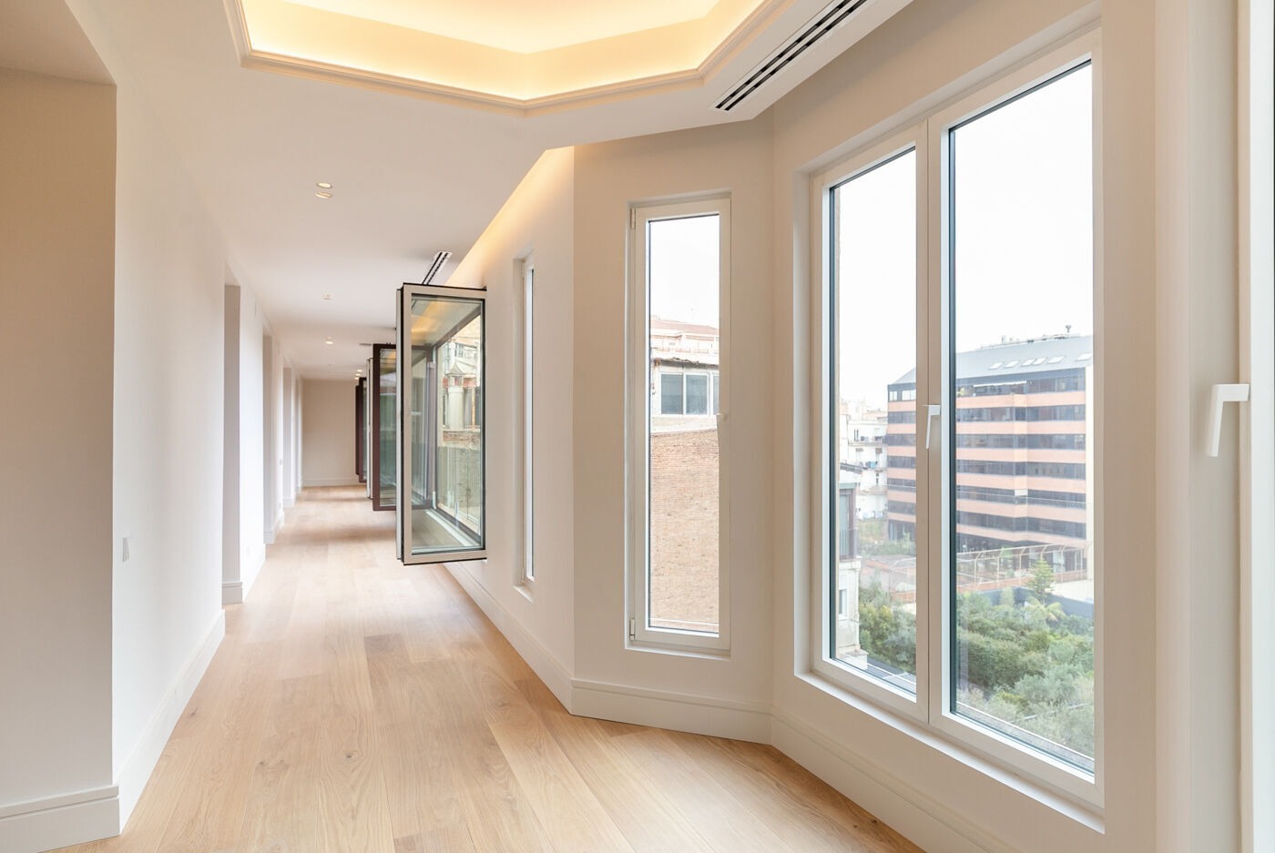 Apartamento en Barcelona, España 4 dormitorios,  No. 141005