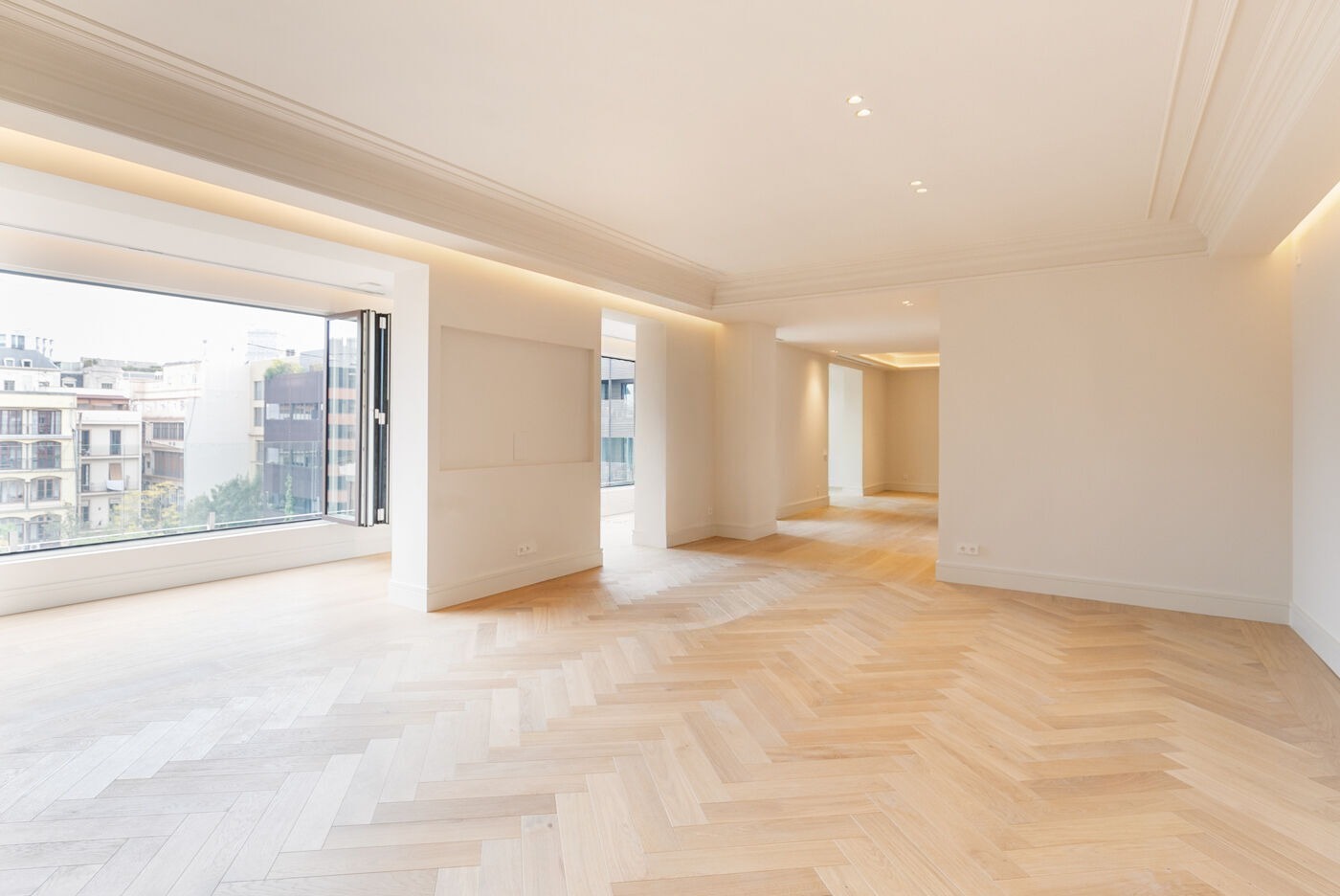 Apartamento en Barcelona, España 4 dormitorios,  No. 141005