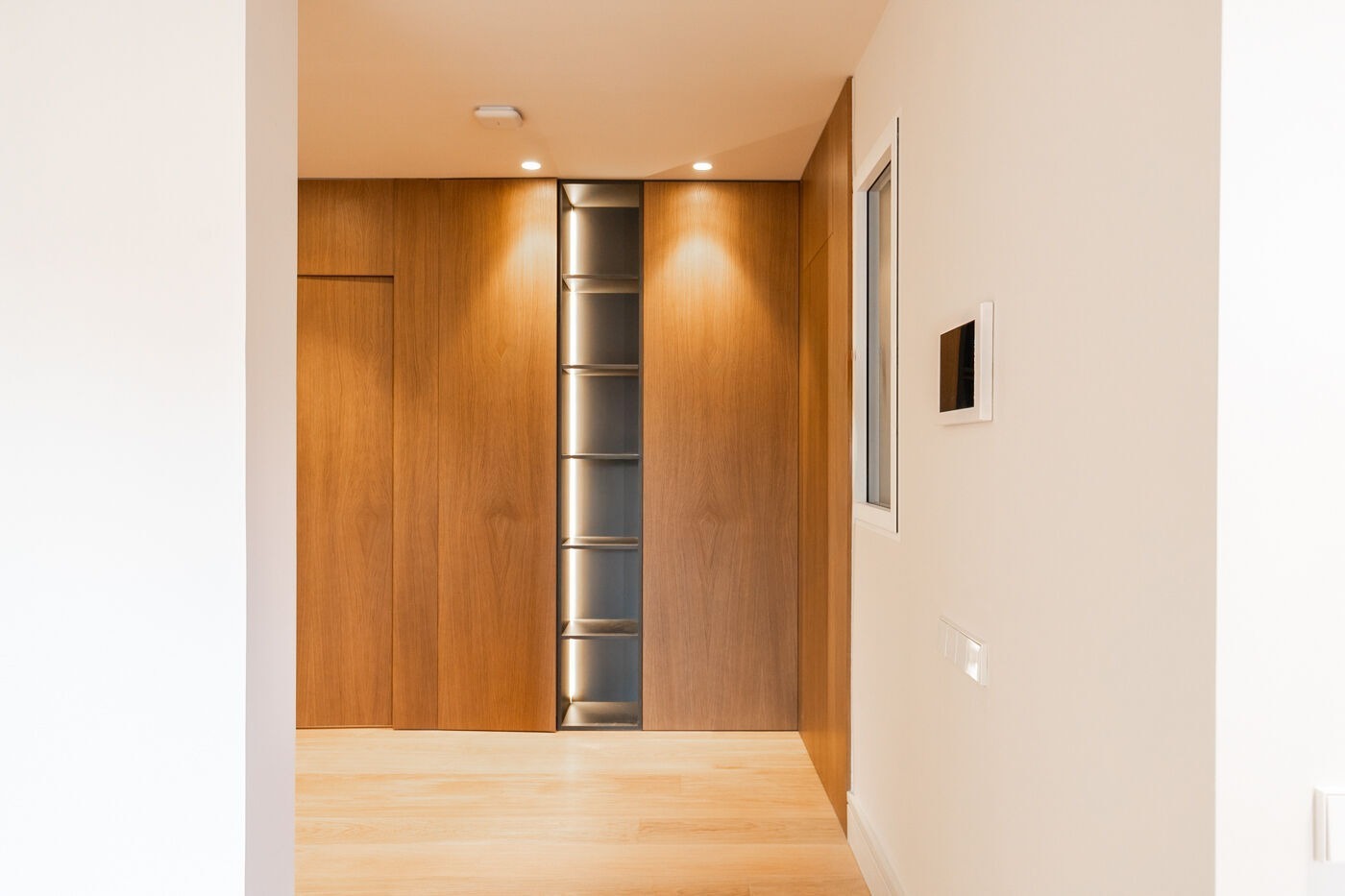 Apartamento en Barcelona, España 4 dormitorios,  No. 141005
