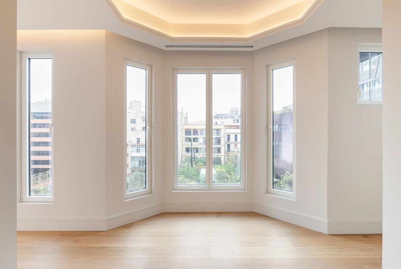 Apartamento en Barcelona, España 4 dormitorios,  No. 141005