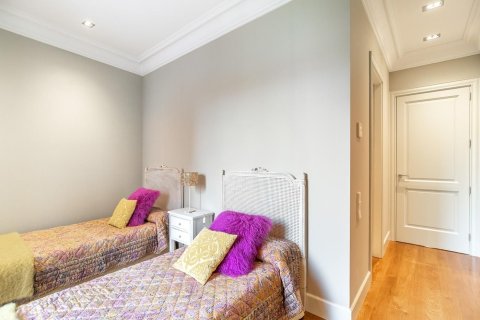 Apartamento en venta en Barcelona, España 4 dormitorios, 220 m2 No. 141006 - foto 12