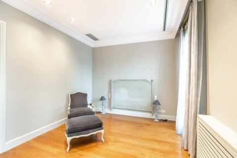 Apartamento en venta en Barcelona, España 4 dormitorios, 220 m2 No. 141006 - foto 9