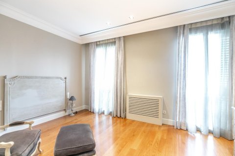 Apartamento en venta en Barcelona, España 4 dormitorios, 220 m2 No. 141006 - foto 8