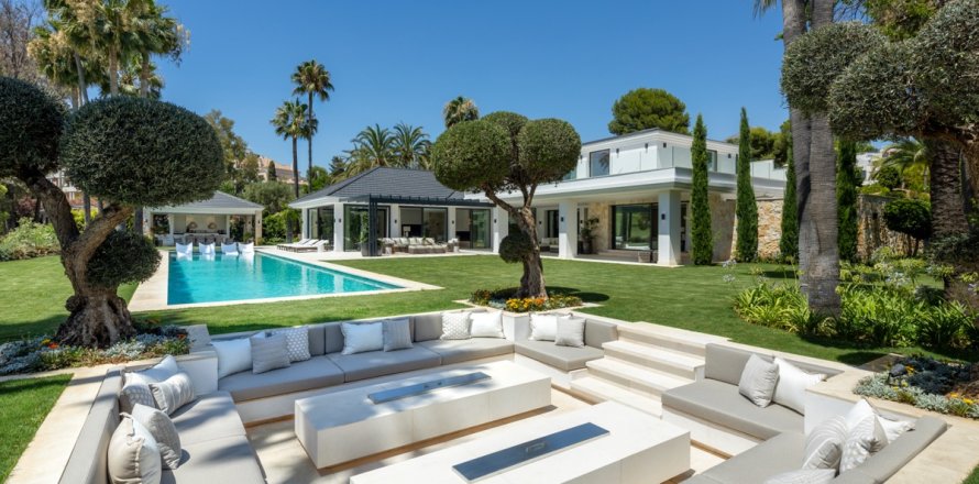 Villa in Marbella, Malaga, Spain 7 bedrooms, 1636 sq.m. No. 174547