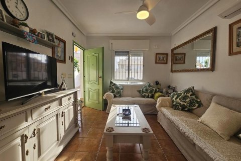 Villa till salu i La Zenia, Alicante, Spanien 3 sovrum, Nr. 196348 - foto 2