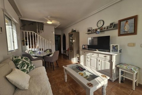 Villa till salu i La Zenia, Alicante, Spanien 3 sovrum, Nr. 196348 - foto 3