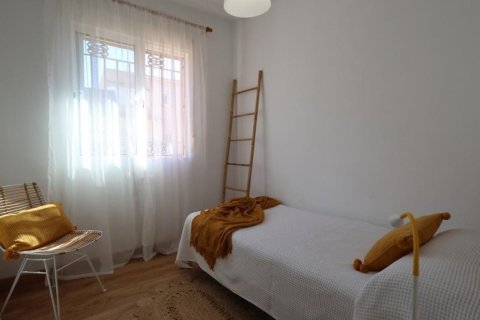 Tvåvåningslägenhet till salu i Playa Flamenca II, Alicante, Spanien 3 sovrum, 86 kvm. Nr. 196344 - foto 12