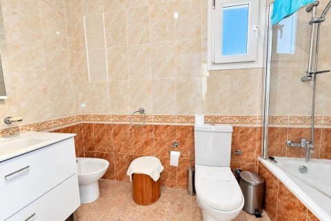 Villa till salu i San Fulgencio, Alicante, Spanien 4 sovrum, 137 kvm. Nr. 196345 - foto 13