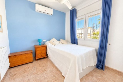 Villa till salu i San Fulgencio, Alicante, Spanien 4 sovrum, 137 kvm. Nr. 196345 - foto 18