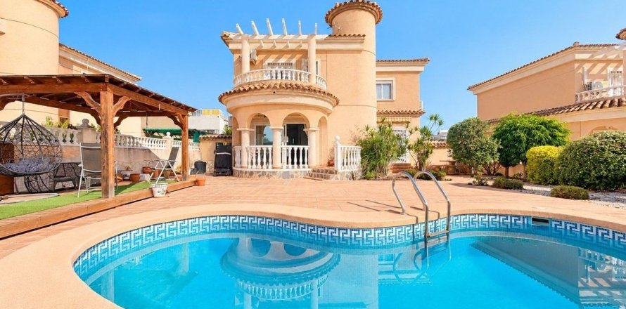 Villa i San Fulgencio, Alicante, Spanien 4 sovrum, 137 kvm. Nr. 196345