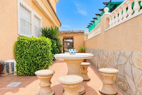 Villa till salu i San Fulgencio, Alicante, Spanien 4 sovrum, 137 kvm. Nr. 196345 - foto 20