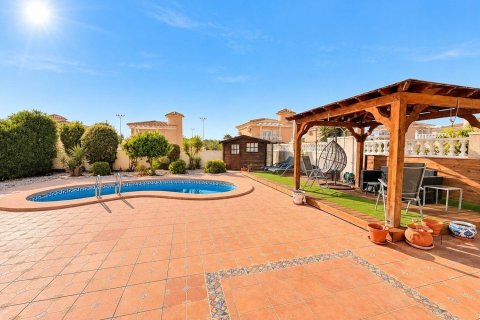 Villa till salu i San Fulgencio, Alicante, Spanien 4 sovrum, 137 kvm. Nr. 196345 - foto 19