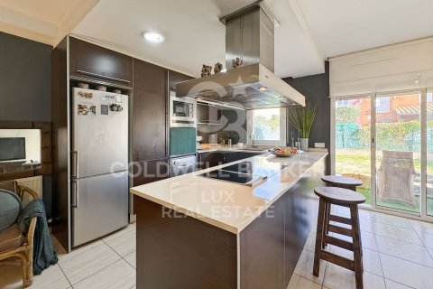 House for sale in Empuriabrava, Girona, Spain 4 bedrooms, 149 sq.m. No. 159591 - photo 8