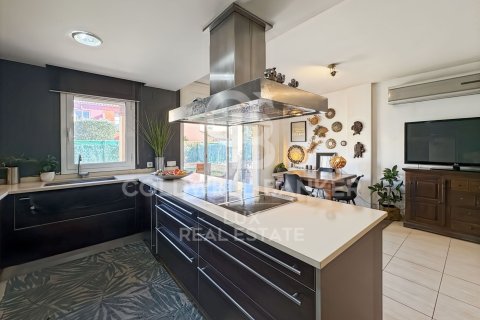 House for sale in Empuriabrava, Girona, Spain 4 bedrooms, 149 sq.m. No. 159591 - photo 7