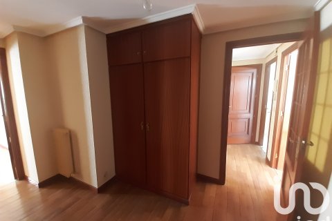 Продажа квартиры в Ла-Баньеса, Леон, Испания 1 спальня, 95м2 №185880 - фото 20