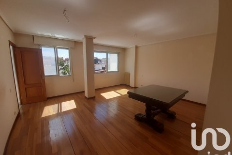 Продажа квартиры в Ла-Баньеса, Леон, Испания 1 спальня, 95м2 №185880 - фото 12