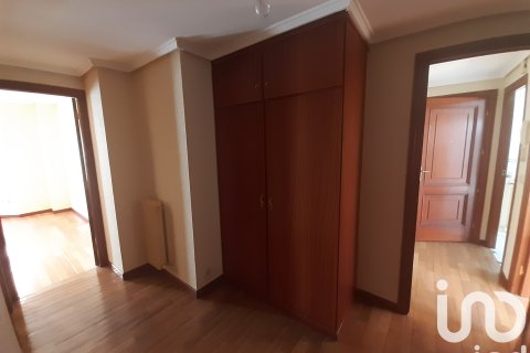 Продажа квартиры в Ла-Баньеса, Леон, Испания 1 спальня, 95м2 №185880 - фото 19