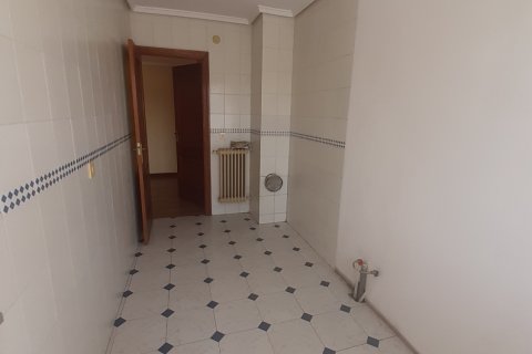 Продажа квартиры в Ла-Баньеса, Леон, Испания 1 спальня, 95м2 №185880 - фото 8