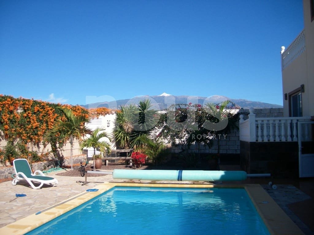 Villa en Tenerife, España 6 dormitorios, 360 m2 No. 103042
