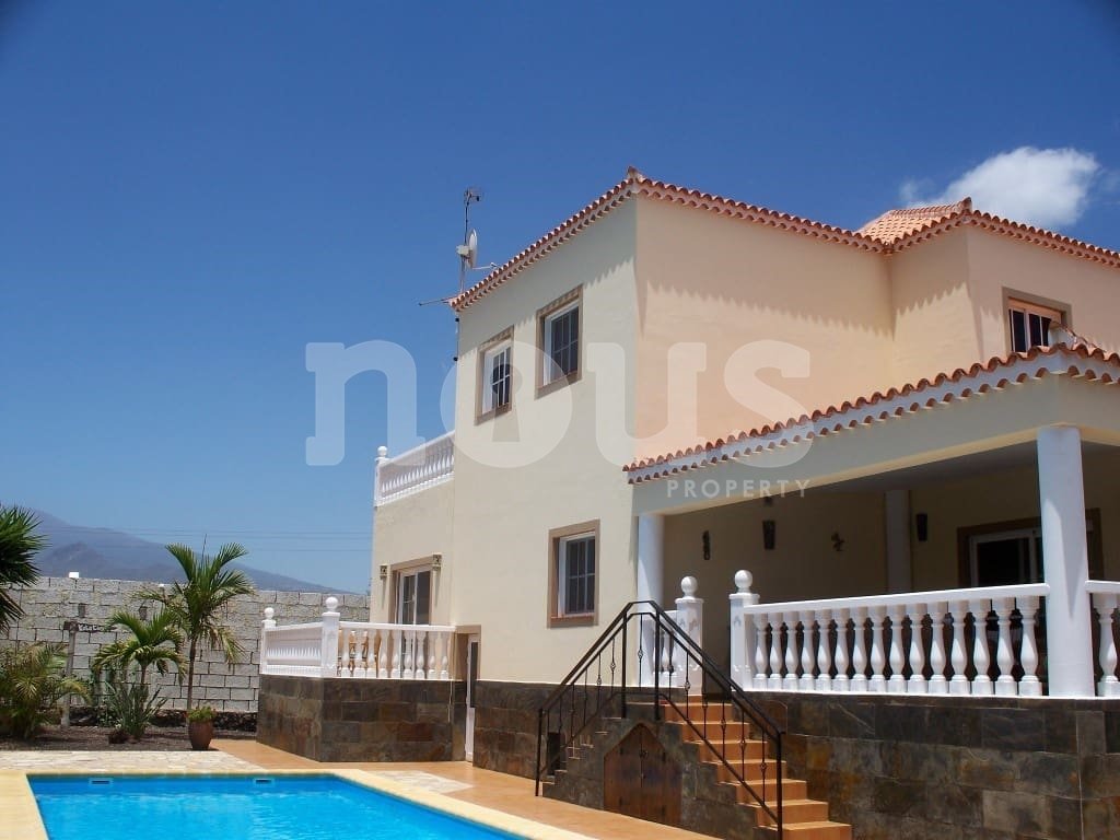 Villa en Tenerife, España 6 dormitorios, 360 m2 No. 103042