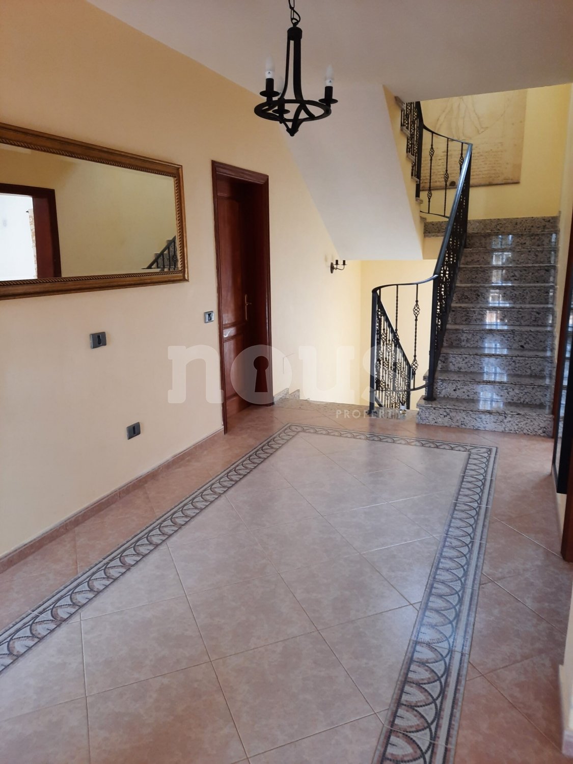 Villa en Tenerife, España 6 dormitorios, 360 m2 No. 103042