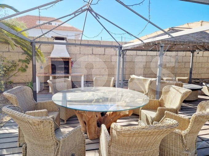 Villa en Tenerife, España 6 dormitorios, 360 m2 No. 103042