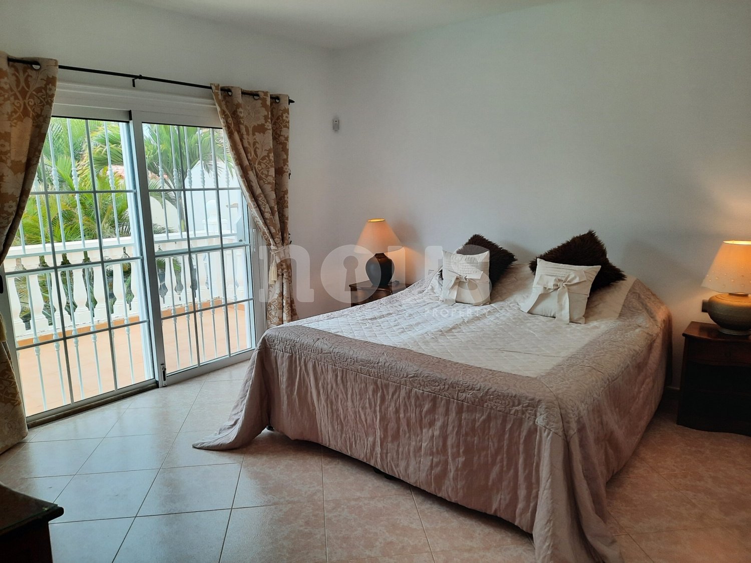 Villa en Tenerife, España 6 dormitorios, 360 m2 No. 103042