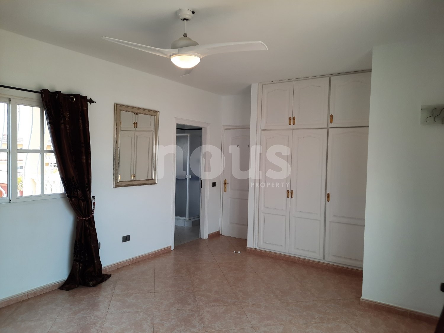 Villa en Tenerife, España 6 dormitorios, 360 m2 No. 103042