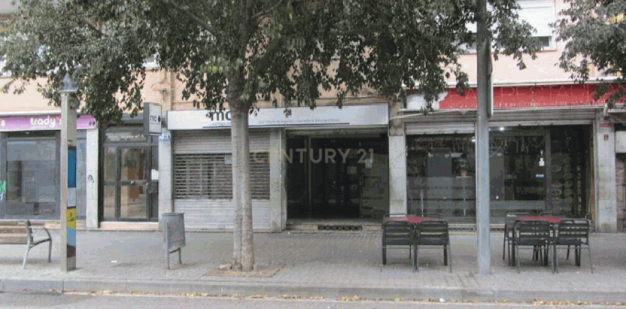 Commercial property in Ripollet, Barcelona, Spain 1 bedroom, 207 sq.m. No. 178251