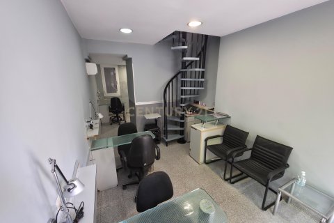 Office à vendre à Barcelona, Espagne, 82 m2 No. 178254 - photo 2