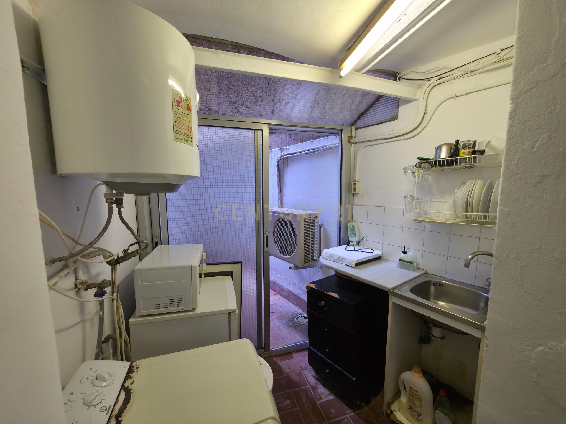 Liikekiinteistö Barcelona, Espanja 82 m2 No. 178254
