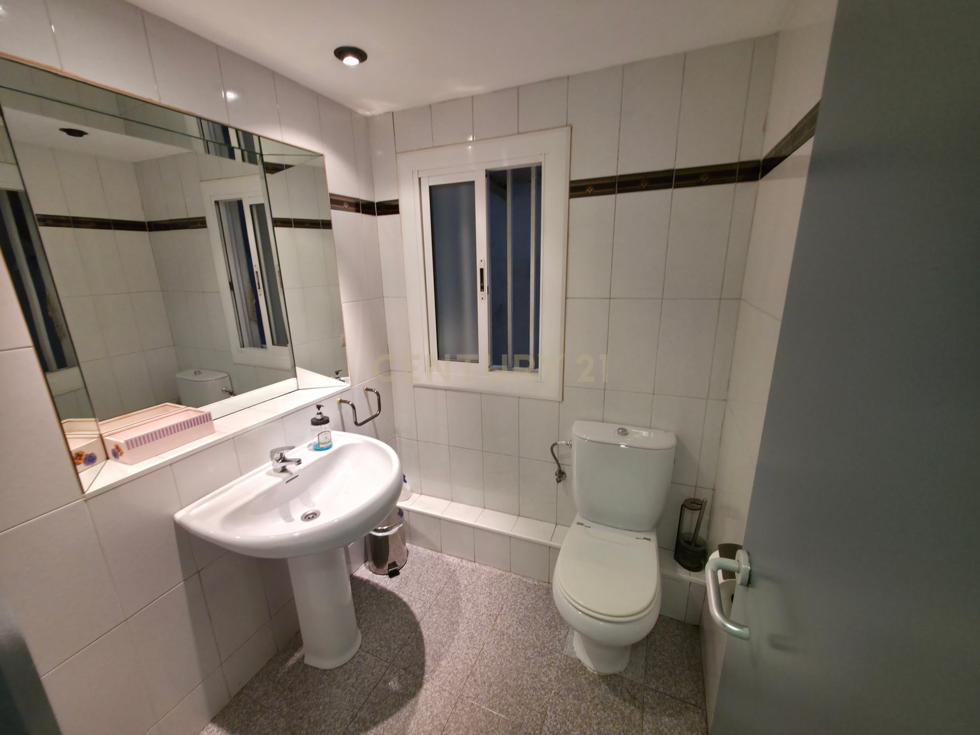 Liikekiinteistö Barcelona, Espanja 82 m2 No. 178254