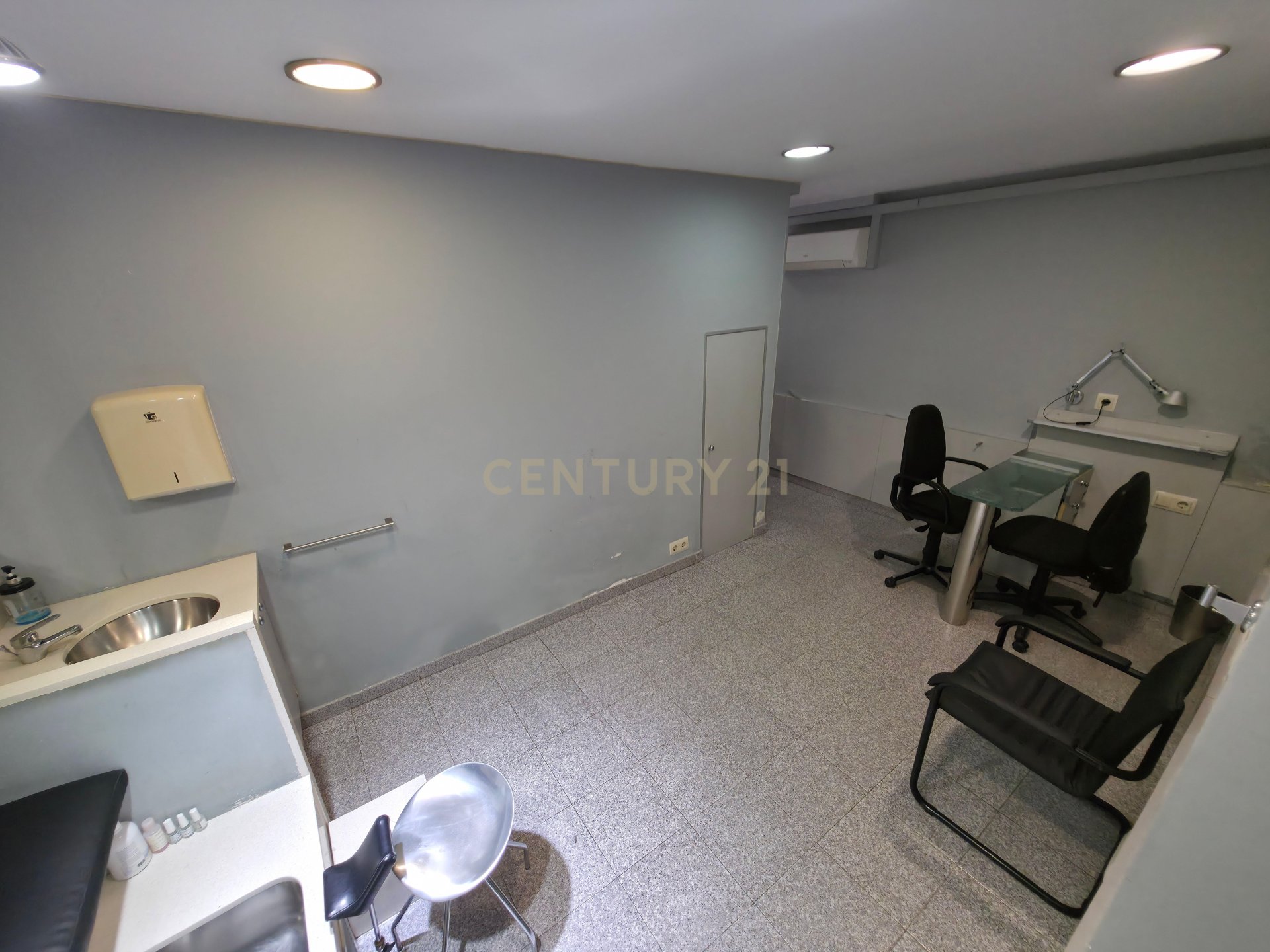 Liikekiinteistö Barcelona, Espanja 82 m2 No. 178254