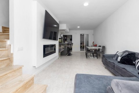 Apartamento en venta en Sabadell, Barcelona, España 3 dormitorios, 95.62 m2 No. 178256 - foto 5
