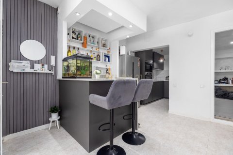 Apartamento en venta en Sabadell, Barcelona, España 3 dormitorios, 95.62 m2 No. 178256 - foto 2