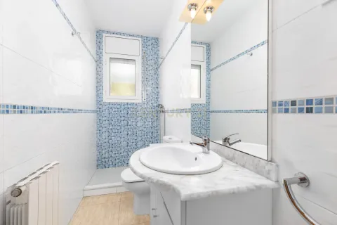 Сasa en venta en Llica D'amunt, Barcelona, España 4 dormitorios, 302 m2 No. 178255 - foto 17