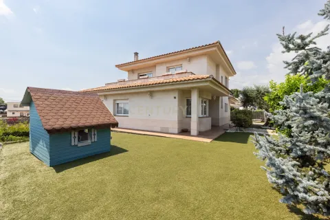 Сasa en venta en Llica D'amunt, Barcelona, España 4 dormitorios, 302 m2 No. 178255 - foto 3