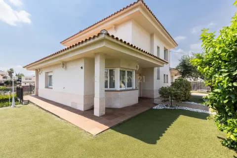 Сasa en venta en Llica D'amunt, Barcelona, España 4 dormitorios, 302 m2 No. 178255 - foto 2