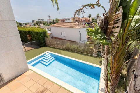 Сasa en venta en Llica D'amunt, Barcelona, España 4 dormitorios, 302 m2 No. 178255 - foto 5