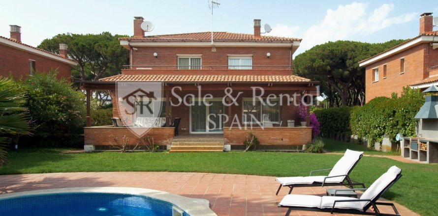 Māja Gava, Barcelona, Spānijā 6 istabas, 446 m2 Nr. 166650