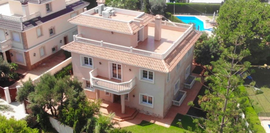 Villa Cabo Roig, Alicante, Spain 6 bedrooms, 500 sq.m. No. 113924